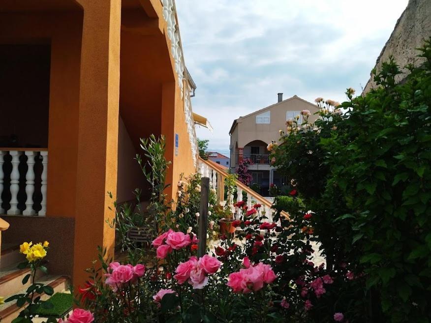 Apartment In Nin With Terrace, Air Conditioning, Wi-Fi Exterior photo