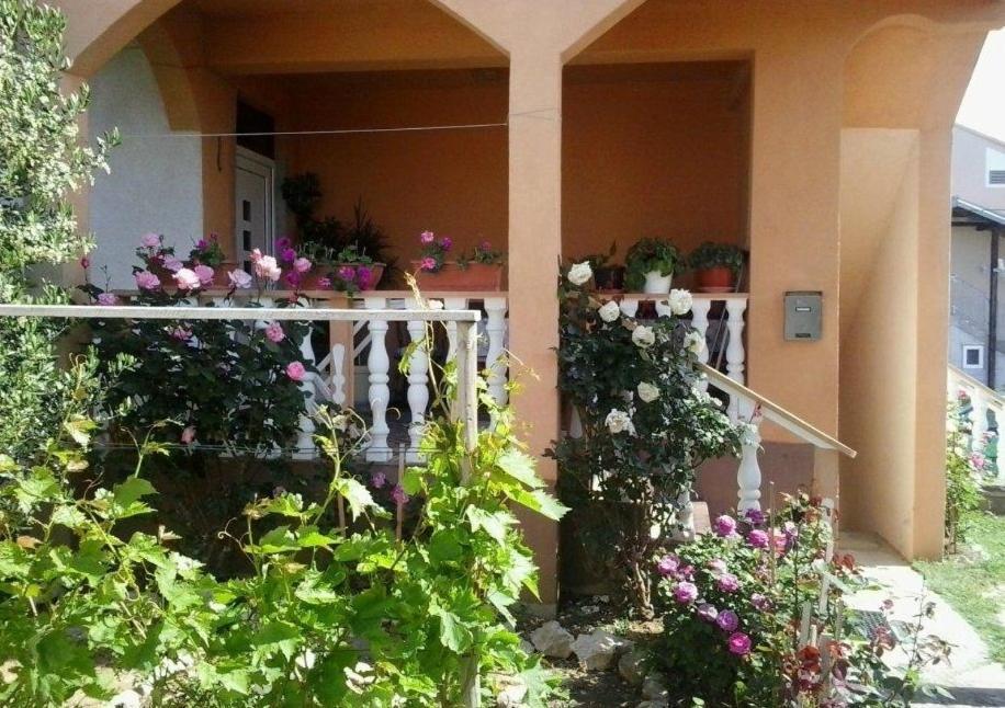 Apartment In Nin With Terrace, Air Conditioning, Wi-Fi Exterior photo